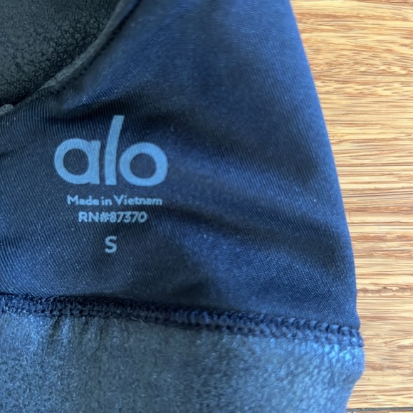 ALO yoga bra top - Picture 3 of 4